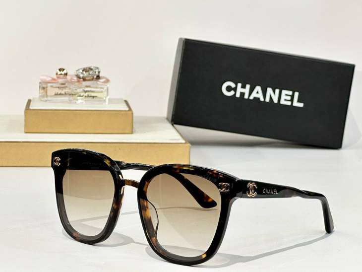 Picture of Chanel Sunglasses _SKUfw79278845fw
